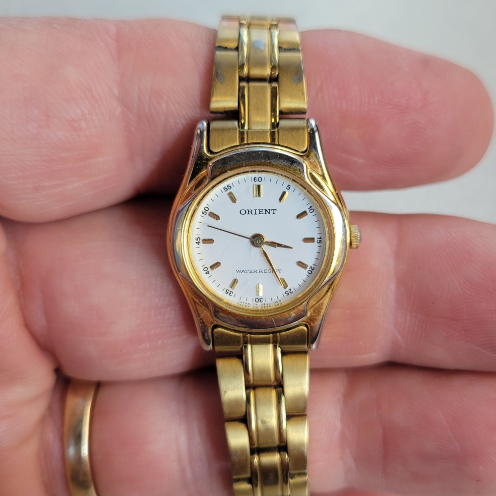 Ladies Orient quartz dress watch in good condition